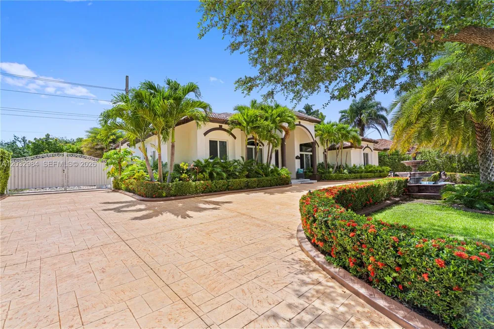 16601 SW 87th Ct Palmetto Bay, FL 33157