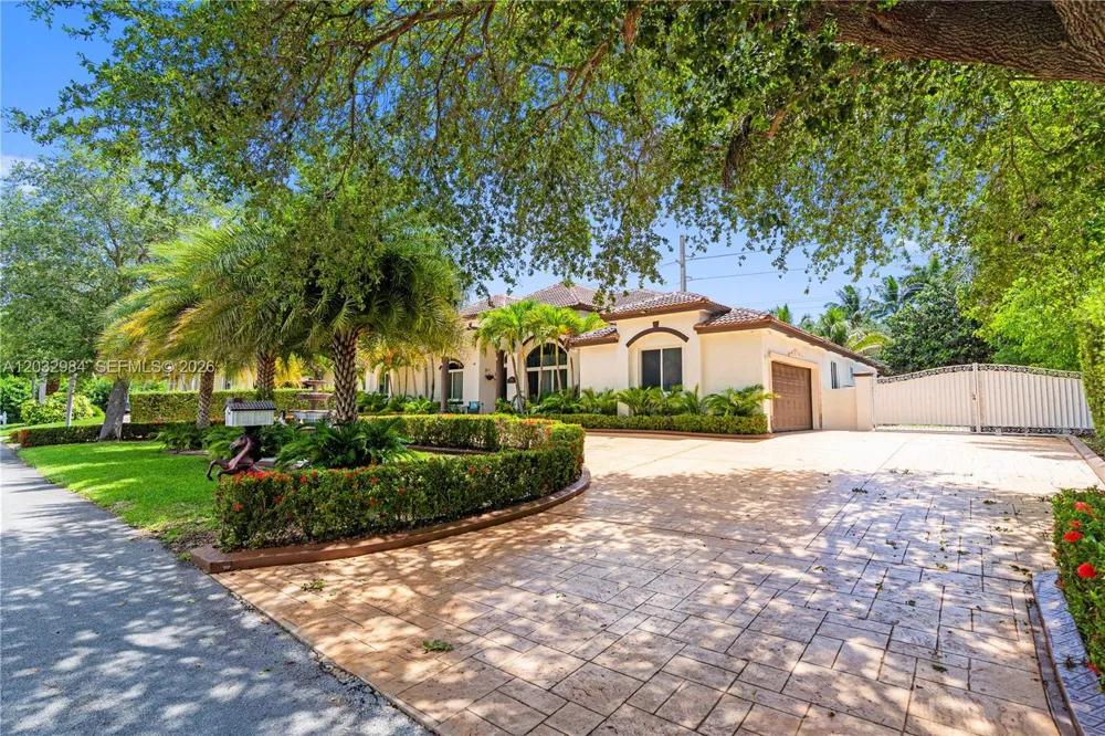 16601 SW 87th Ct Palmetto Bay, FL 33157