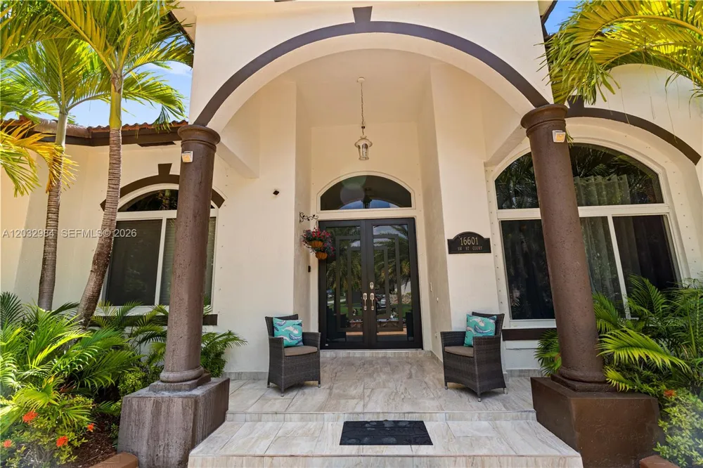 16601 SW 87th Ct Palmetto Bay, FL 33157