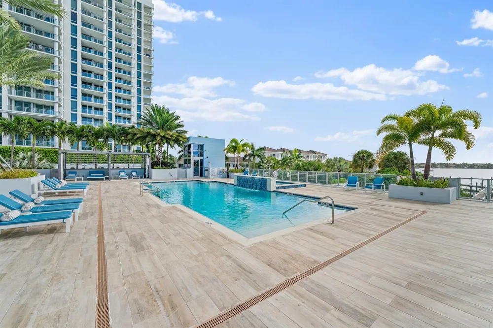 3 Water Club Way #1902 North Palm Beach, FL 33408