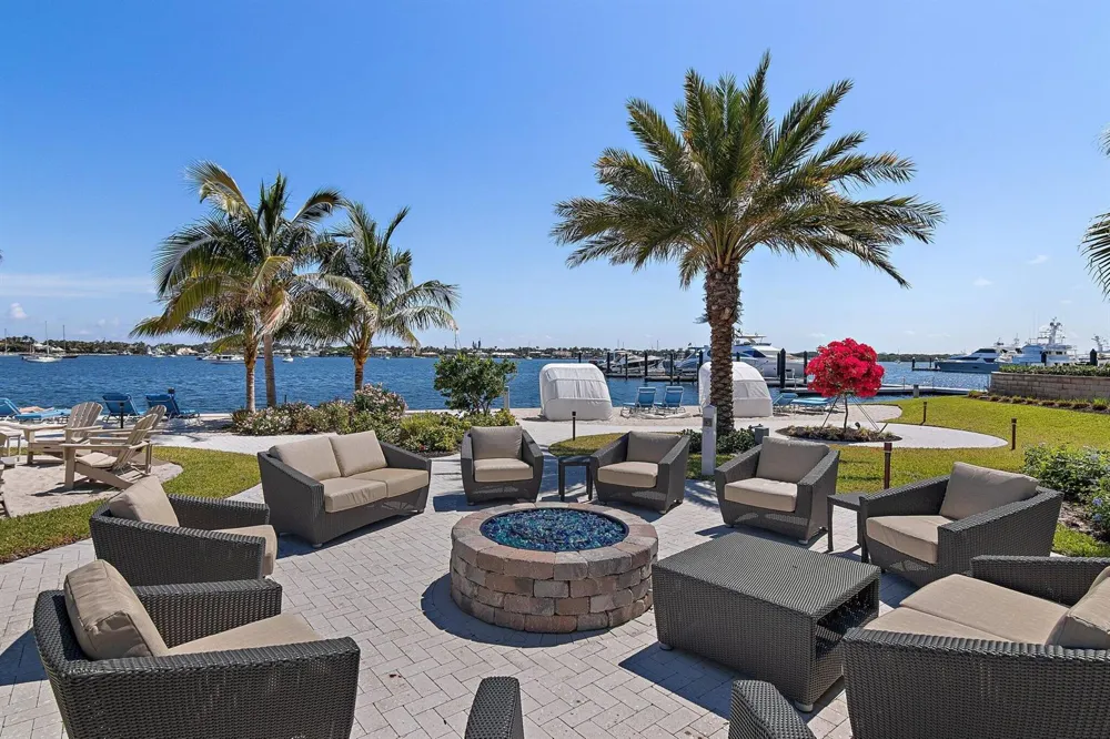3 Water Club Way #1902 North Palm Beach, FL 33408