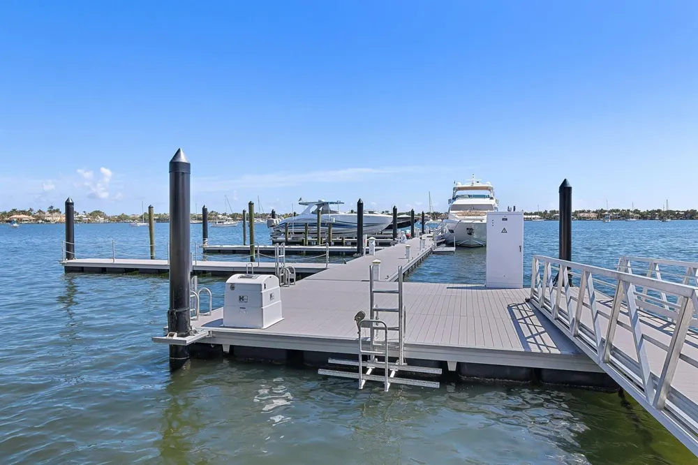 3 Water Club Way #1902 North Palm Beach, FL 33408