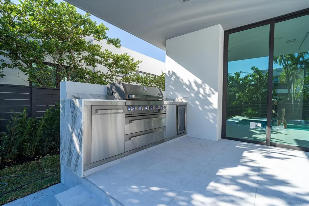 508 NE 9th Avenue Fort Lauderdale, FL 33301