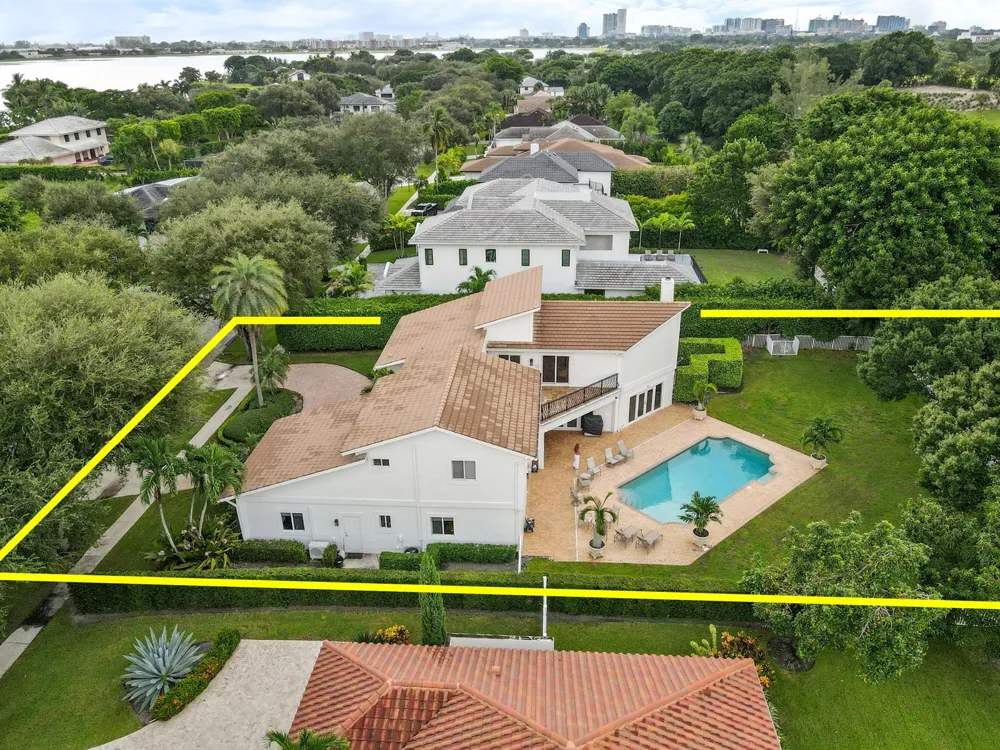 2801 Embassy Drive West Palm Beach, FL 33401