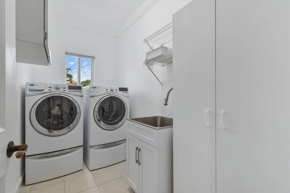 2801 Embassy Drive West Palm Beach, FL 33401