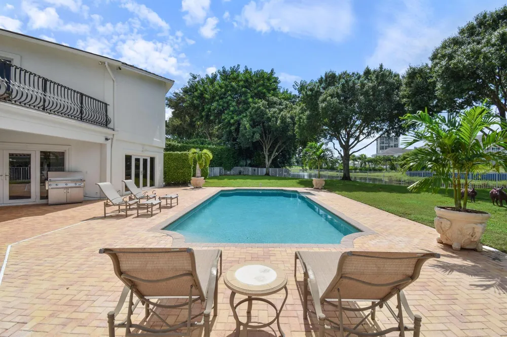2801 Embassy Drive West Palm Beach, FL 33401