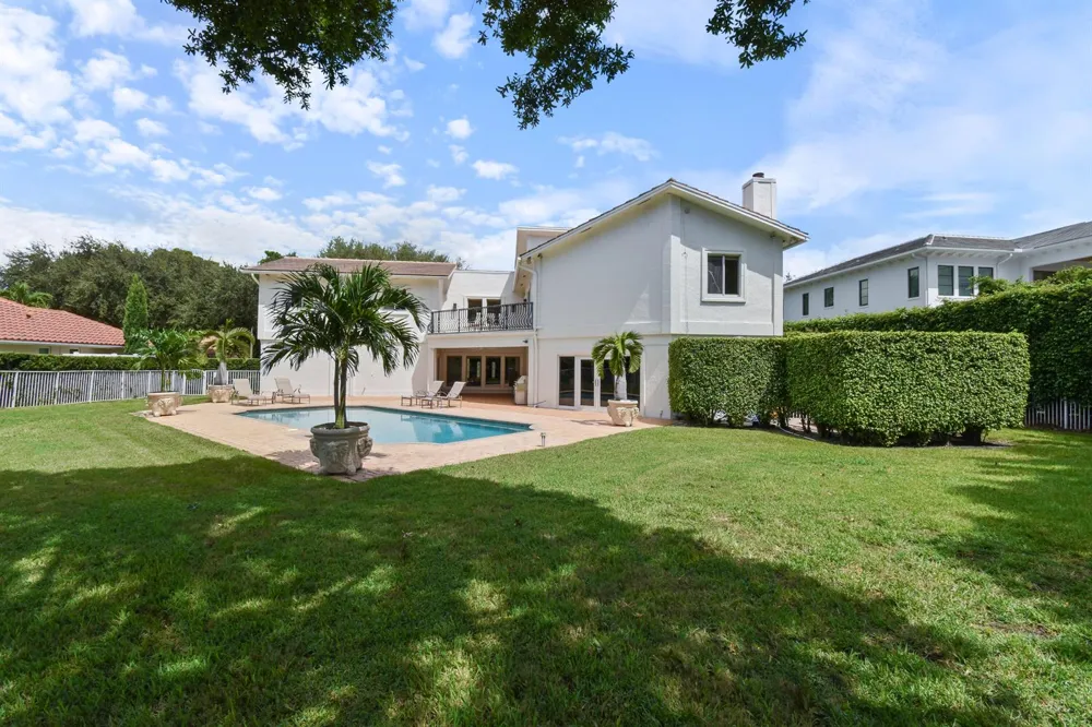 2801 Embassy Drive West Palm Beach, FL 33401
