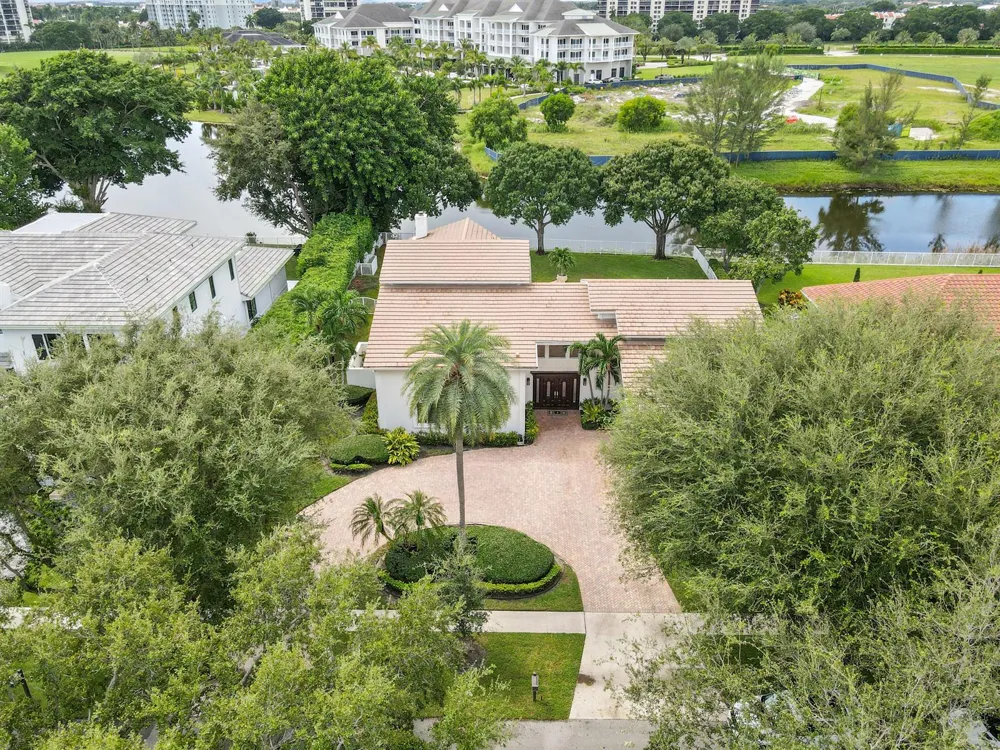 2801 Embassy Drive West Palm Beach, FL 33401