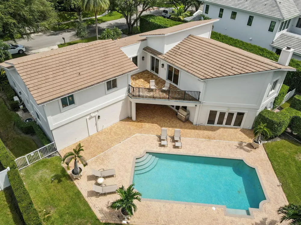 2801 Embassy Drive West Palm Beach, FL 33401
