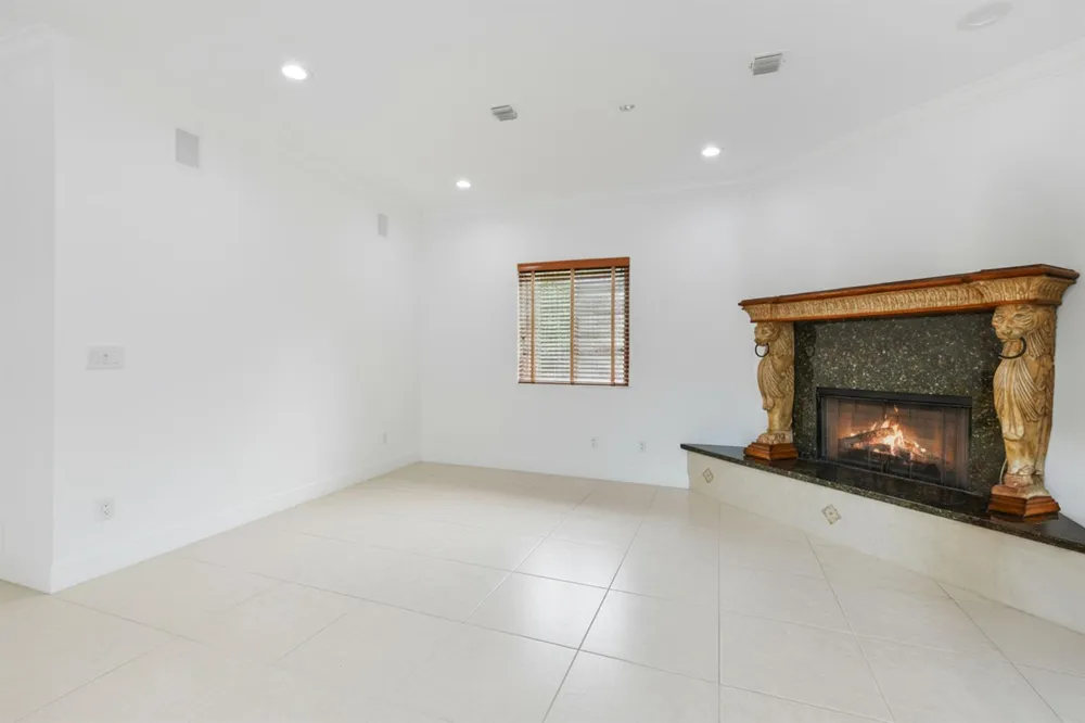 2801 Embassy Drive West Palm Beach, FL 33401