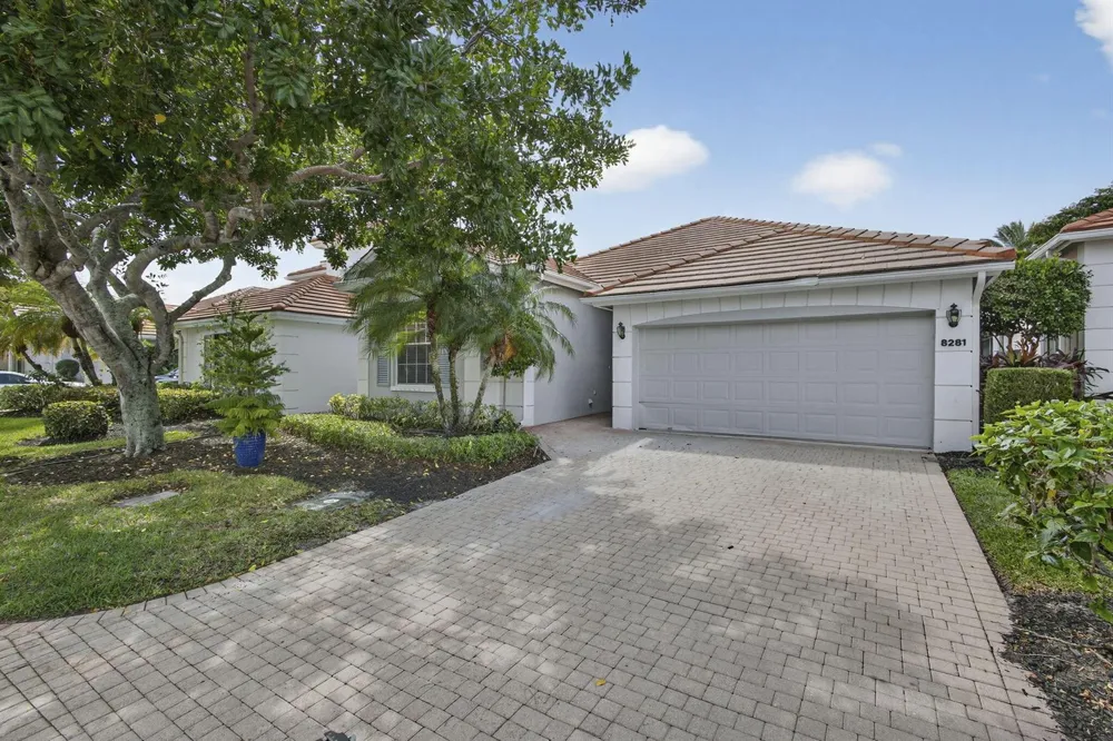 8281 Heritage Club Dr Drive West Palm Beach, FL 33412