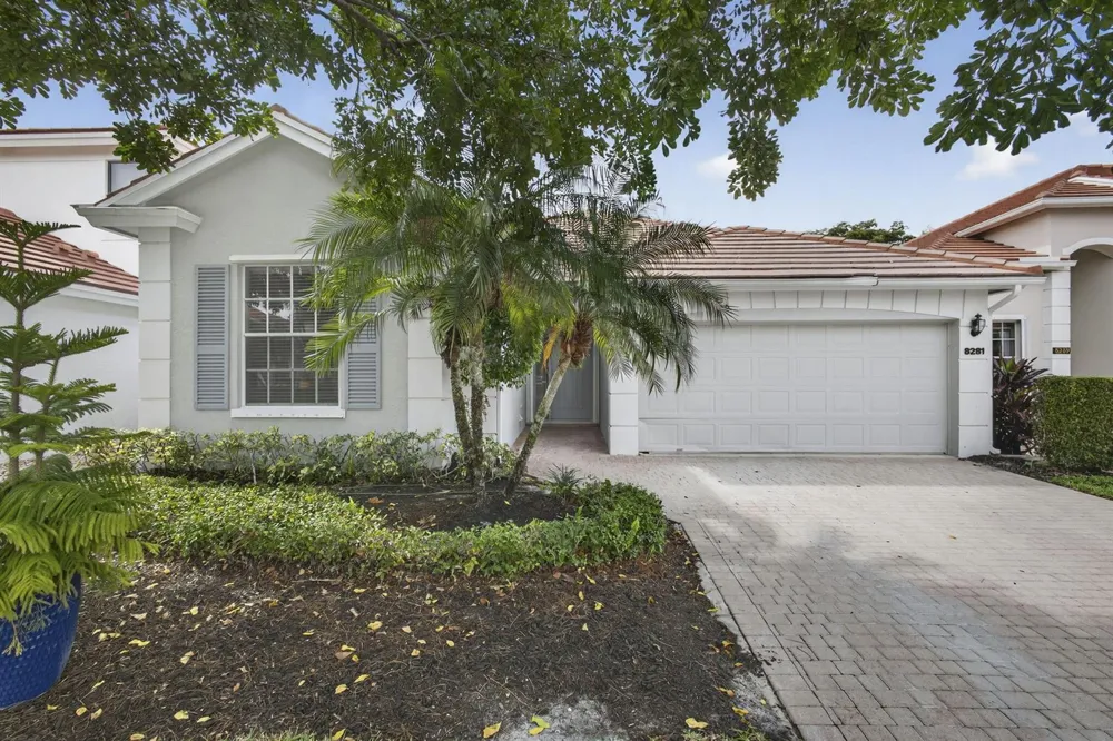 8281 Heritage Club Dr Drive West Palm Beach, FL 33412