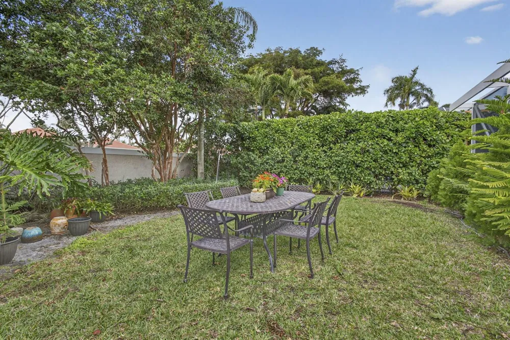 8281 Heritage Club Dr Drive West Palm Beach, FL 33412