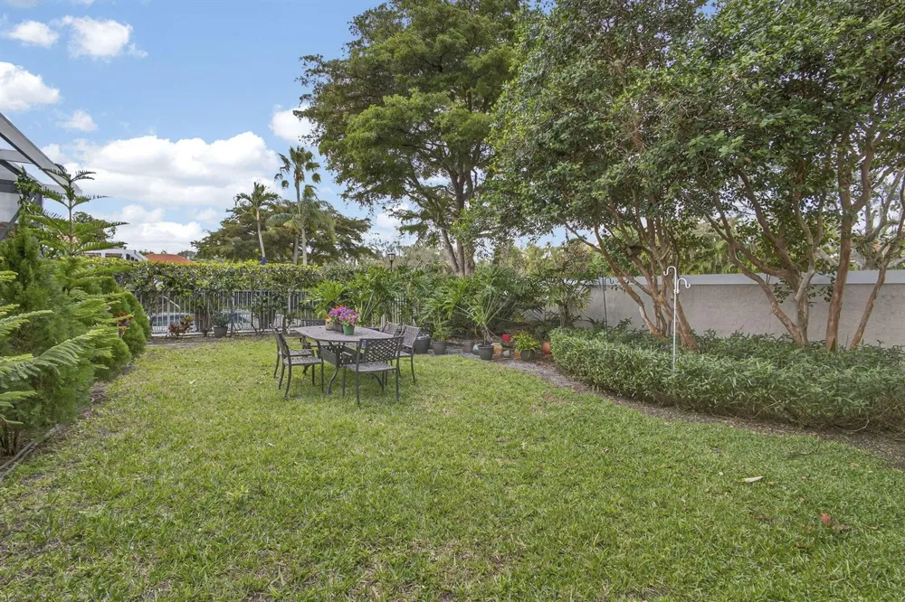 8281 Heritage Club Dr Drive West Palm Beach, FL 33412