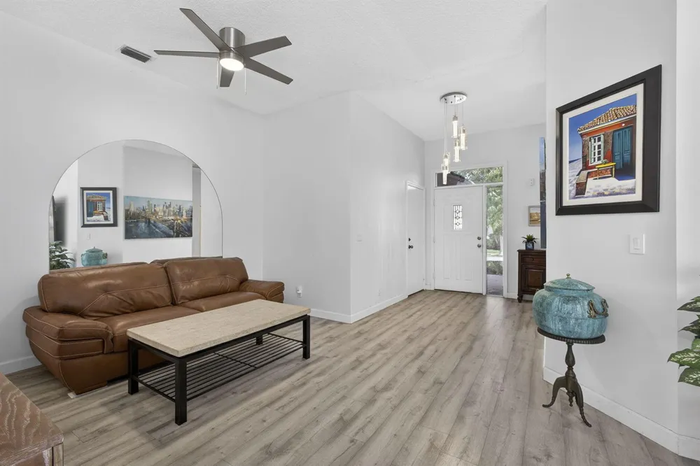 8281 Heritage Club Dr Drive West Palm Beach, FL 33412