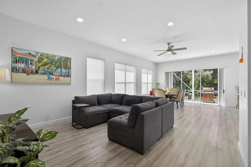 8281 Heritage Club Dr Drive West Palm Beach, FL 33412