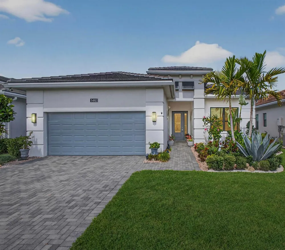 5492 St Armands Way Westlake, FL 33470