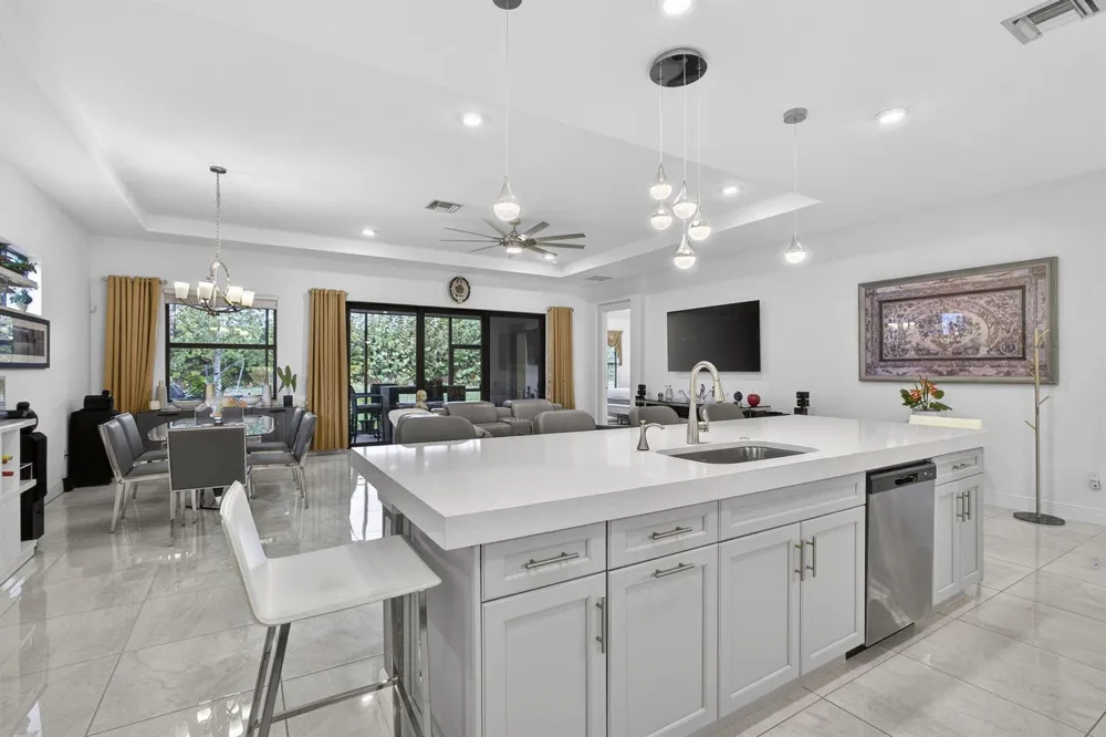 5492 St Armands Way Westlake, FL 33470