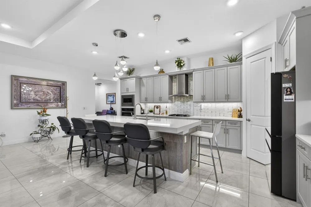 5492 St Armands Way Westlake, FL 33470
