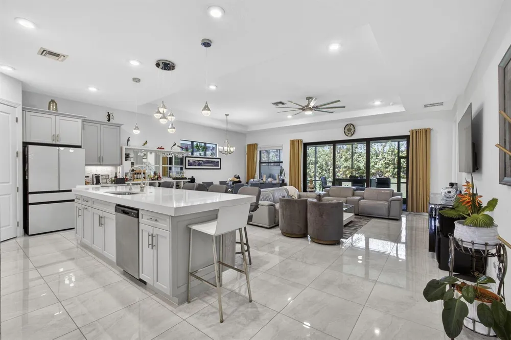 5492 St Armands Way Westlake, FL 33470