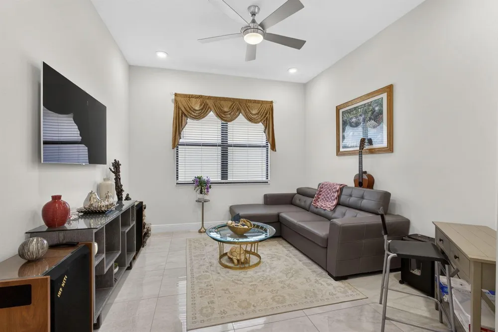 5492 St Armands Way Westlake, FL 33470