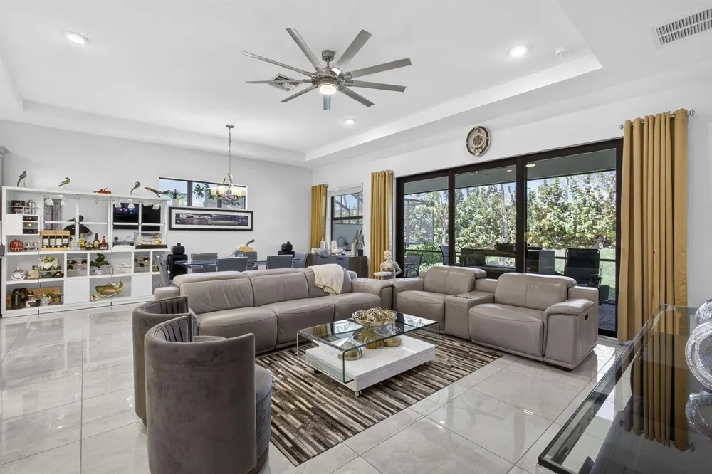 5492 St Armands Way Westlake, FL 33470