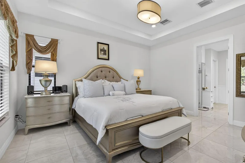 5492 St Armands Way Westlake, FL 33470