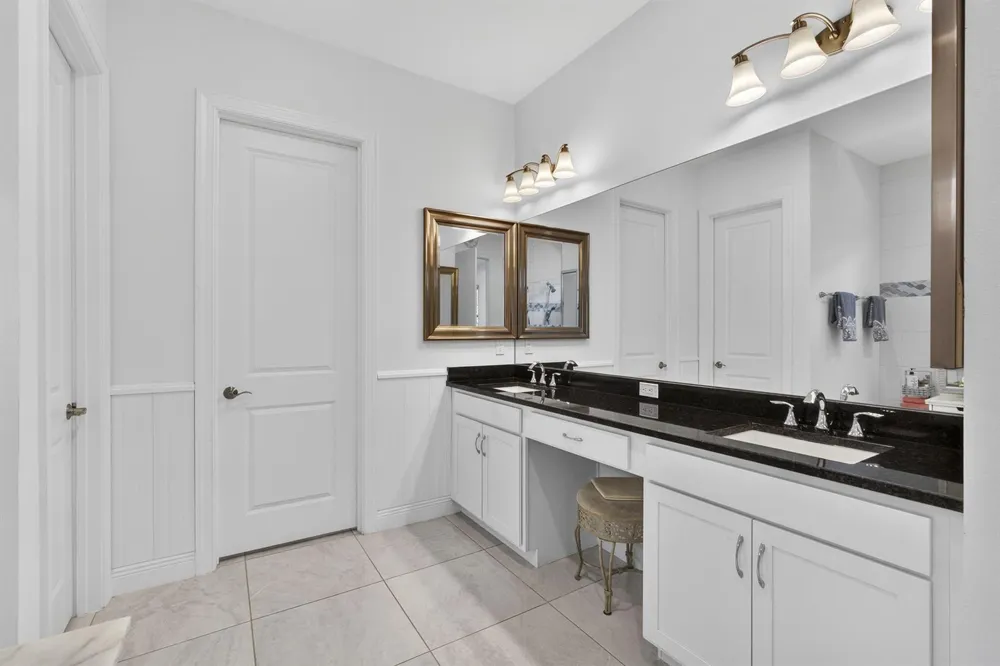 5492 St Armands Way Westlake, FL 33470