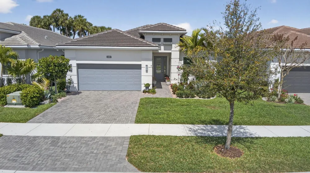 5492 St Armands Way Westlake, FL 33470
