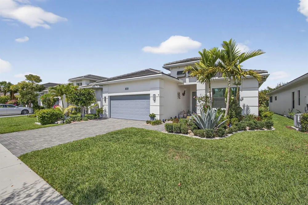 5492 St Armands Way Westlake, FL 33470
