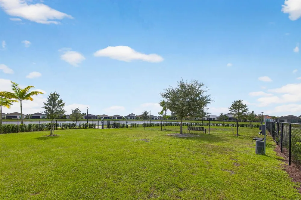 5492 St Armands Way Westlake, FL 33470