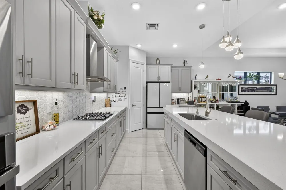 5492 St Armands Way Westlake, FL 33470