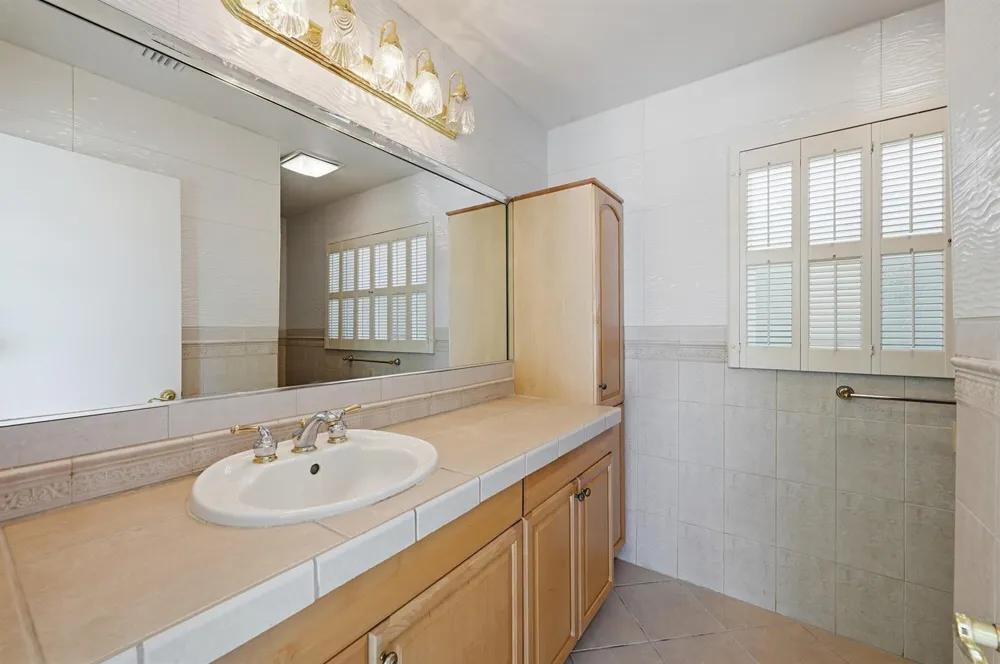 2810 NE 52nd Street Fort Lauderdale, FL 33308