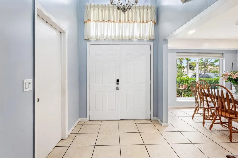 143 St Michaels Court Jupiter, FL 33458