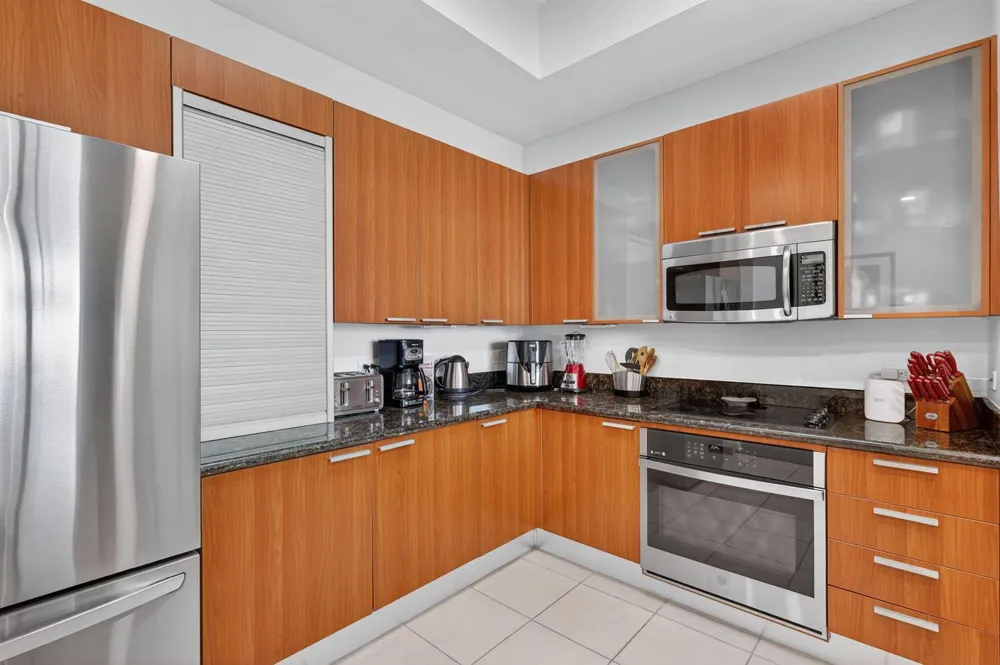 2640 Lake Shore Drive #2608 Riviera Beach, FL 33404