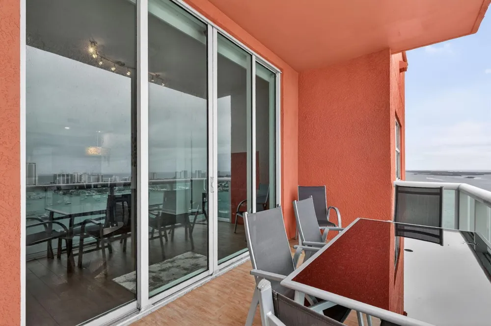 2640 Lake Shore Drive #2608 Riviera Beach, FL 33404