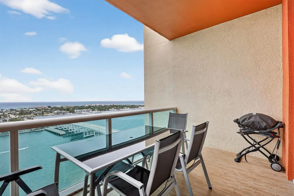 2640 Lake Shore Drive #2608 Riviera Beach, FL 33404
