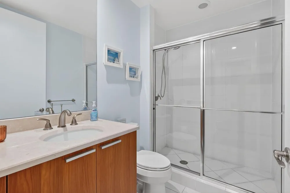 2640 Lake Shore Drive #2608 Riviera Beach, FL 33404