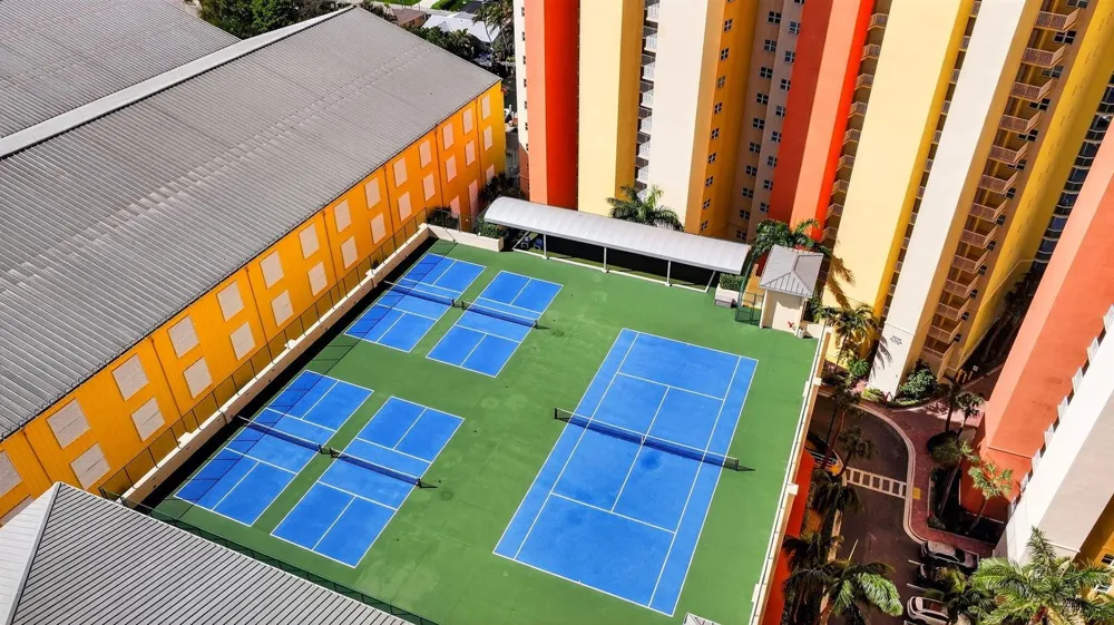 2640 Lake Shore Drive #2608 Riviera Beach, FL 33404