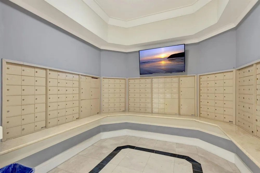 2640 Lake Shore Drive #2608 Riviera Beach, FL 33404