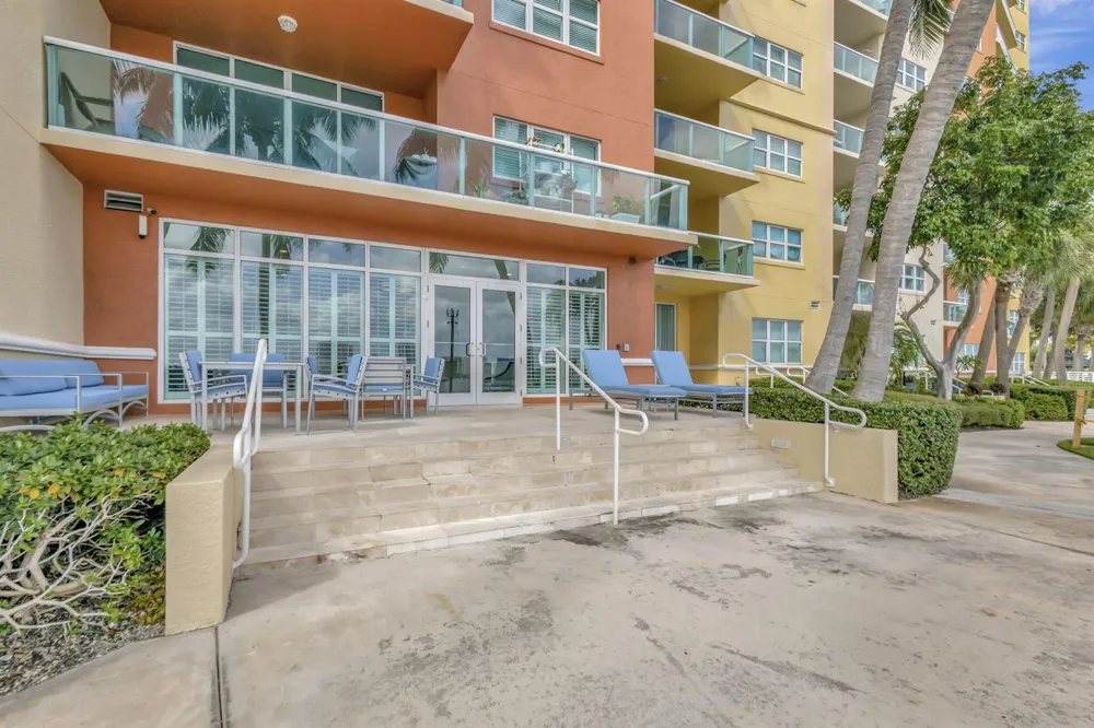 2640 Lake Shore Drive #2608 Riviera Beach, FL 33404
