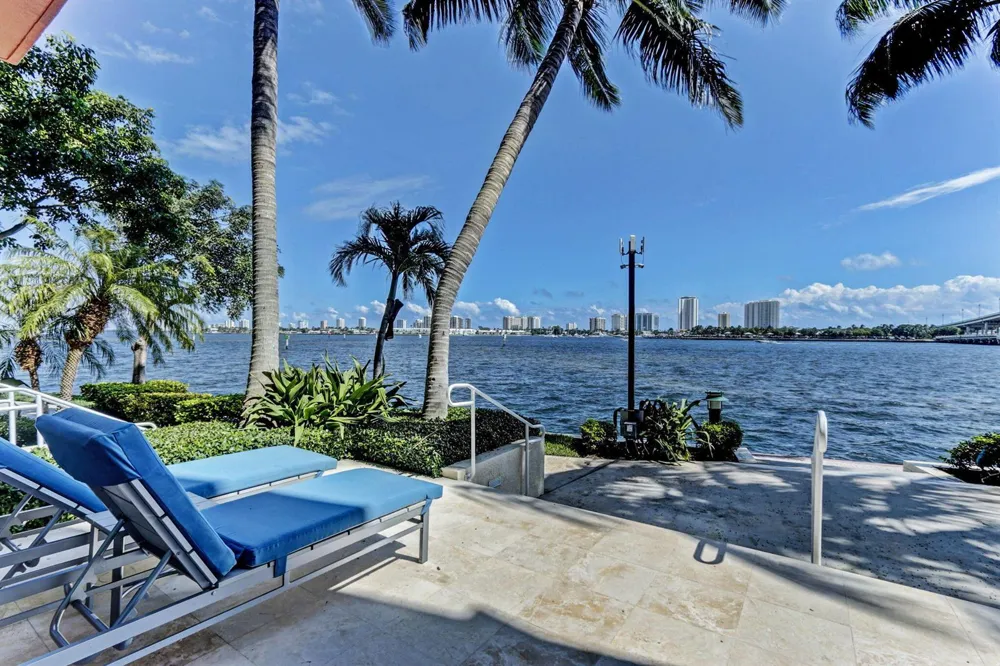 2640 Lake Shore Drive #2608 Riviera Beach, FL 33404