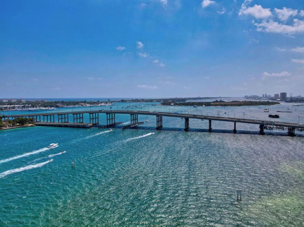 2640 Lake Shore Drive #2608 Riviera Beach, FL 33404