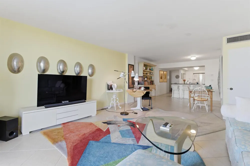 3581 S Ocean Boulevard #Apt 4e South Palm Beach, FL 33480