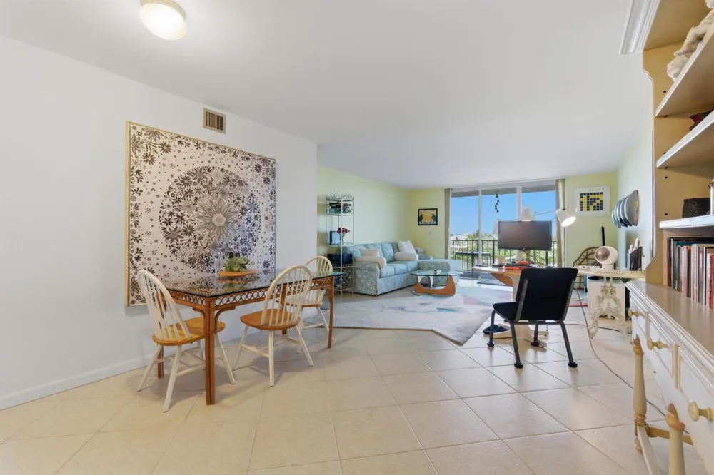 3581 S Ocean Boulevard #Apt 4e South Palm Beach, FL 33480