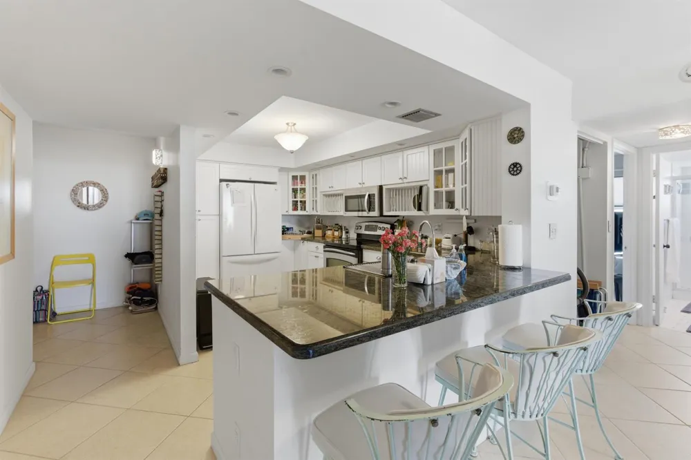3581 S Ocean Boulevard #Apt 4e South Palm Beach, FL 33480