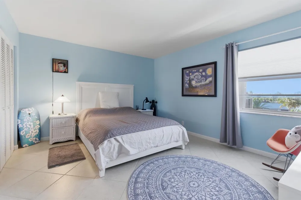 3581 S Ocean Boulevard #Apt 4e South Palm Beach, FL 33480