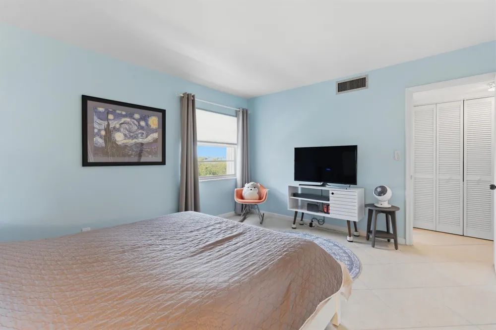 3581 S Ocean Boulevard #Apt 4e South Palm Beach, FL 33480