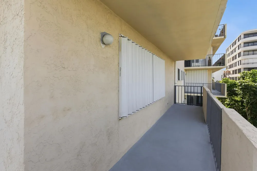3581 S Ocean Boulevard #Apt 4e South Palm Beach, FL 33480