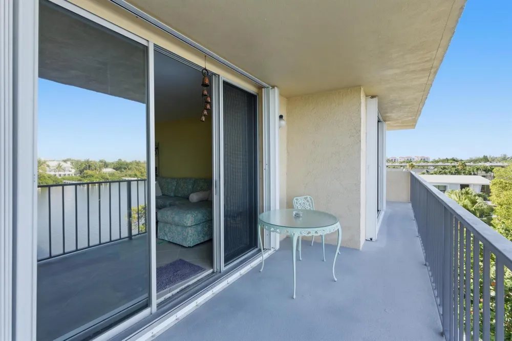 3581 S Ocean Boulevard #Apt 4e South Palm Beach, FL 33480